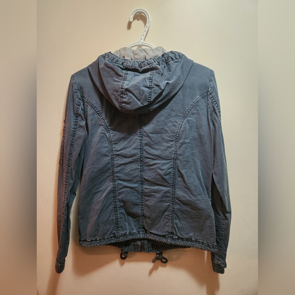 Lightweight Jacket - Picture 2 of 3